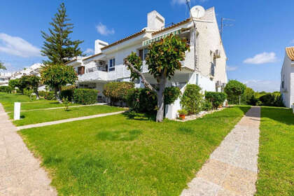 Rijtjeshuizen verkoop in Villamartín, Alicante. 