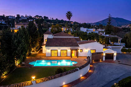 Rijtjeshuizen verkoop in Nueva andalucia, Málaga. 