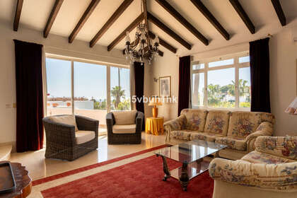 Rijtjeshuizen verkoop in Calahonda, Mijas, Málaga. 