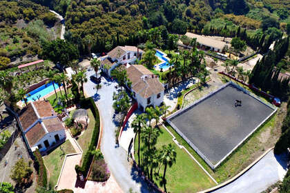 联排别墅 出售 进入 Frigiliana, Málaga. 