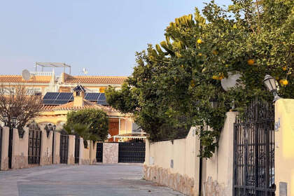 联排别墅 出售 进入 Orihuela-Costa, Alicante. 