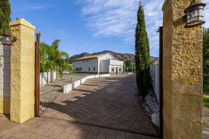 联排别墅 出售 进入 Alhaurín el Grande, Málaga. 