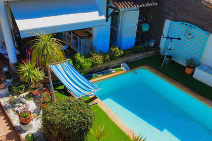 联排别墅 出售 进入 Casares, Málaga. 