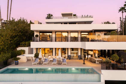 联排别墅 出售 进入 Nueva andalucia, Málaga. 