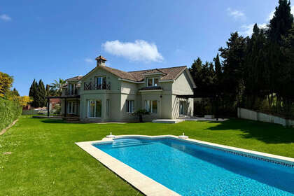 联排别墅 出售 进入 Sotogrande, Cádiz. 