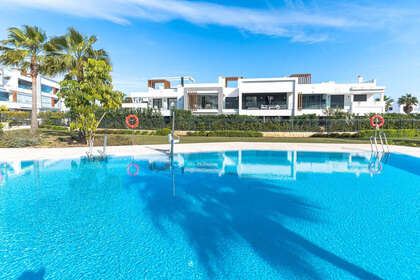 酒店公寓 出售 进入 Puerto Banús, Marbella, Málaga. 