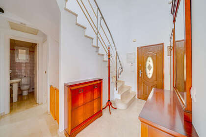 联排别墅 出售 进入 Finestrat, Alicante. 