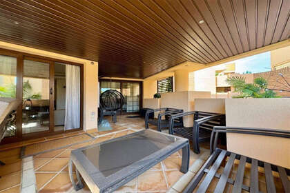 酒店公寓 出售 进入 Puerto Banús, Marbella, Málaga. 