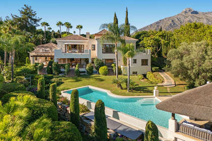 联排别墅 出售 进入 Puerto Banús, Marbella, Málaga. 