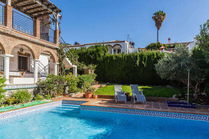 联排别墅 出售 进入 Almuñécar, Granada. 