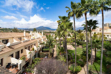 房子 出售 进入 Nueva andalucia, Málaga. 