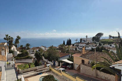 联排别墅 出售 进入 Benalmádena, Málaga. 