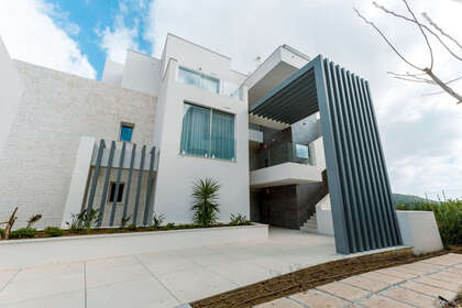 酒店公寓 出售 进入 Ojén, Málaga. 