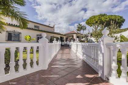 联排别墅 出售 进入 Benalmádena, Málaga. 