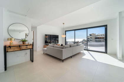 耳房 出售 进入 Fuengirola, Málaga. 