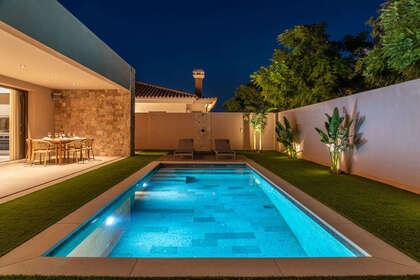 联排别墅 出售 进入 Alhaurín de la Torre, Málaga. 