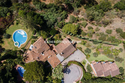 情节 出售 进入 Marbella, Málaga. 