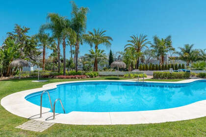 酒店公寓 出售 进入 Puerto Banús, Marbella, Málaga. 