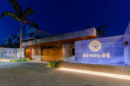 酒店公寓 出售 进入 Puerto Banús, Marbella, Málaga. 