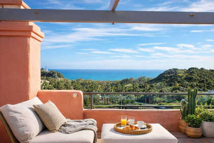 酒店公寓 出售 进入 Casares, Málaga. 