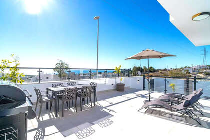 联排别墅 出售 进入 Nerja, Málaga. 