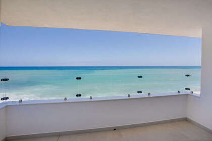 联排别墅 出售 进入 Estepona, Málaga. 