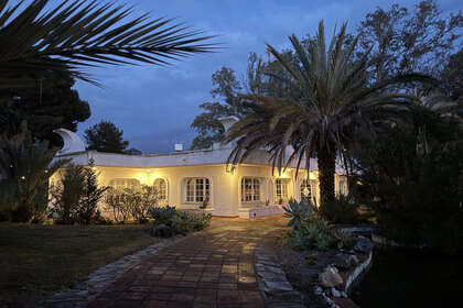 情节 出售 进入 Las Chapas, Málaga. 