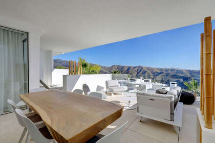 酒店公寓 出售 进入 Ojén, Málaga. 