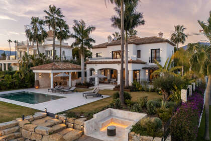 联排别墅 出售 进入 Benahavís, Málaga. 