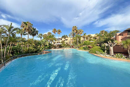 酒店公寓 出售 进入 Puerto Banús, Marbella, Málaga. 