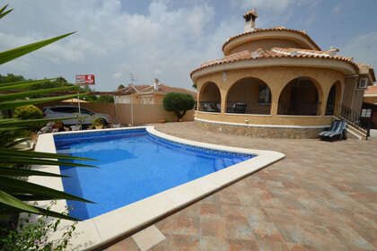 联排别墅 出售 进入 Benijófar, Alicante. 