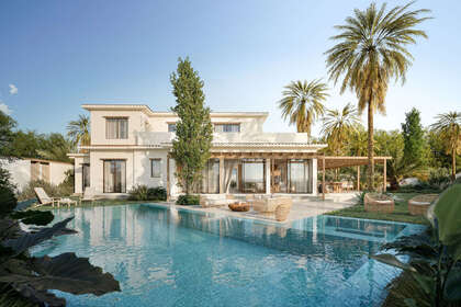 联排别墅 出售 进入 Guadalmina, Málaga. 