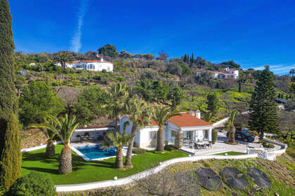 联排别墅 出售 进入 Arenas, Málaga. 