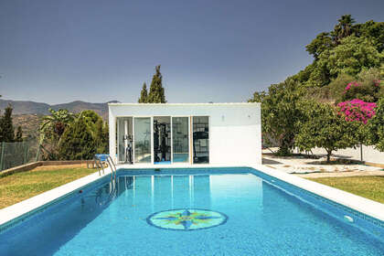 牧场 出售 进入 Estepona, Málaga. 