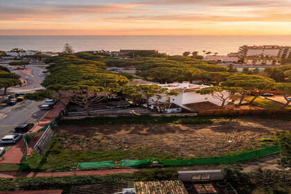 情节 出售 进入 Calahonda, Mijas, Málaga. 