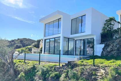 联排别墅 出售 进入 Cerros Del Lago, Marbella, Málaga. 