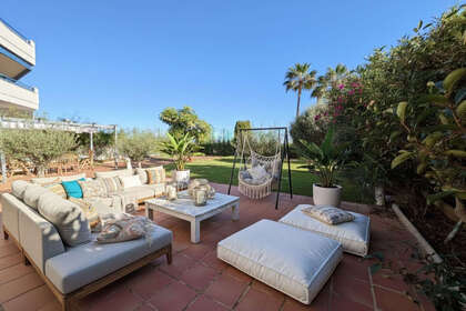 酒店公寓 出售 进入 San luis de sabinillas, Málaga. 