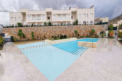 联排别墅 出售 进入 Algorfa, Alicante. 