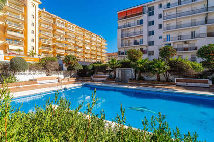 耳房 出售 进入 Fuengirola, Málaga. 