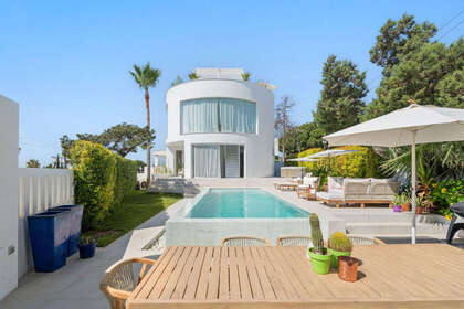 联排别墅 出售 进入 Marbella, Málaga. 