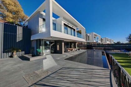 联排别墅 出售 进入 Valle Romano, Málaga. 