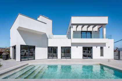 联排别墅 出售 进入 Estepona, Málaga. 