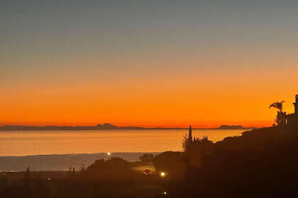 酒店公寓 出售 进入 Altos de Los Monteros, Marbella, Málaga. 