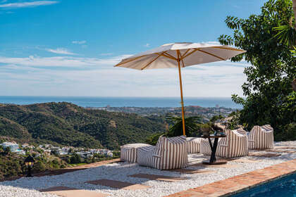 联排别墅 出售 进入 Benahavís, Málaga. 