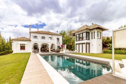 联排别墅 出售 进入 San Roque, Cádiz. 