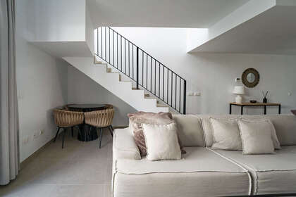 联排别墅 出售 进入 Cancelada, Estepona, Málaga. 