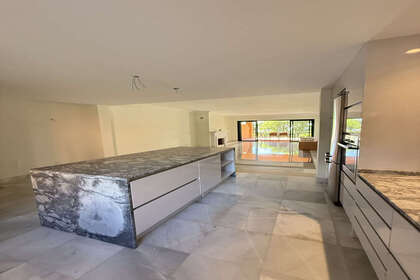 酒店公寓 出售 进入 Benahavís, Málaga. 