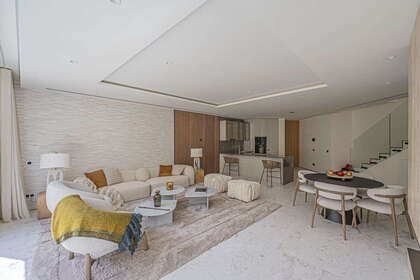 Apartment for sale in Puerto Banús, Marbella, Málaga. 