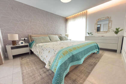 Apartment for sale in San Roque, Cádiz. 