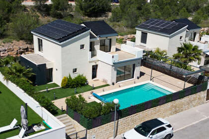 Cluster house for sale in Polop, Alicante. 